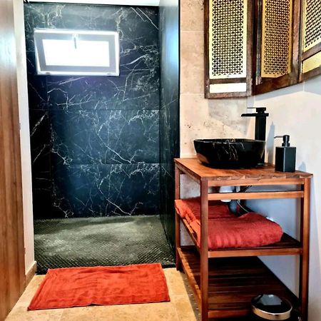 Suite Jaccuzzi En Camargue Пор-Сен-Луи-дю-Рон Екстериор снимка