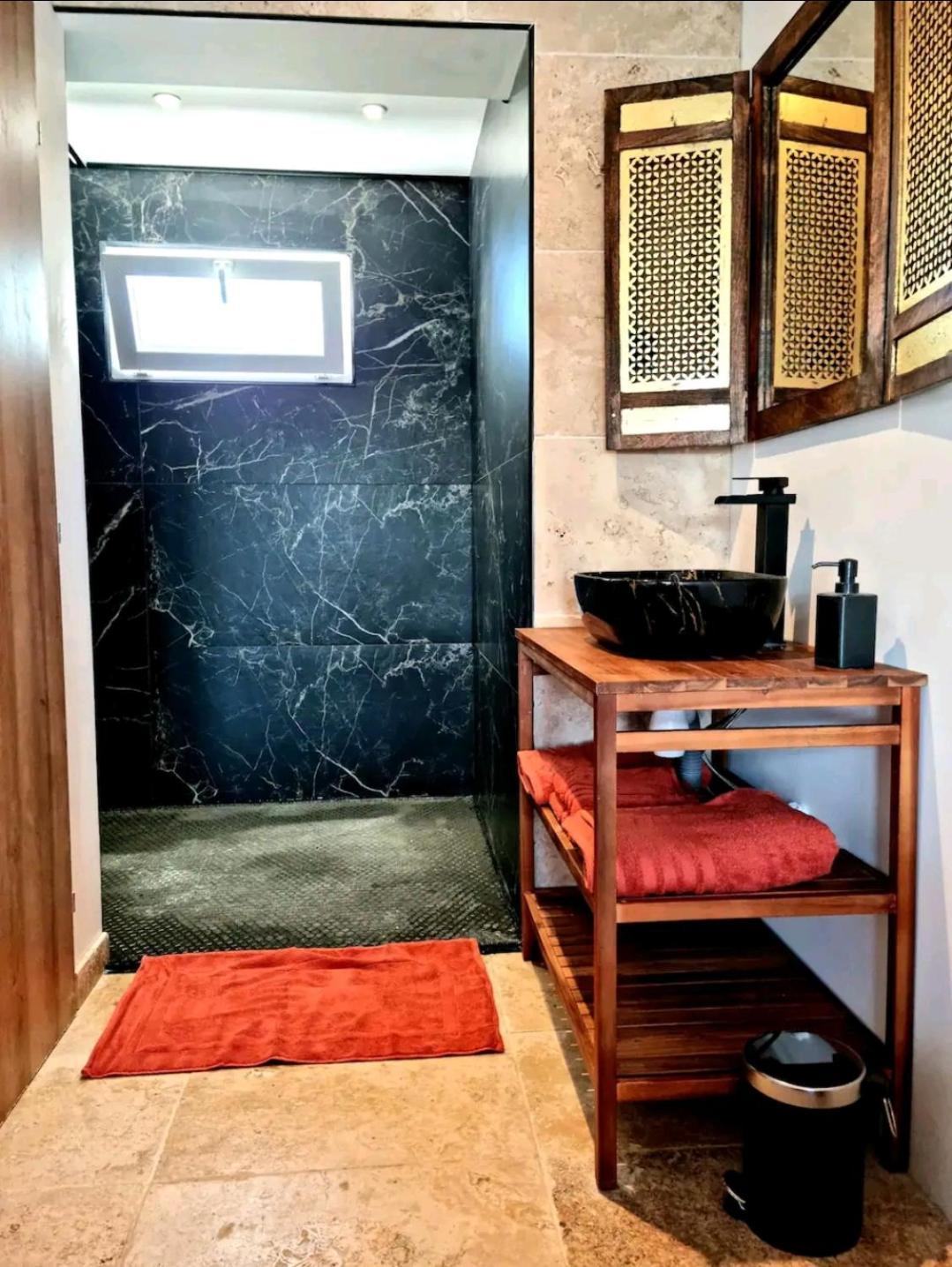 Suite Jaccuzzi En Camargue Пор-Сен-Луи-дю-Рон Екстериор снимка