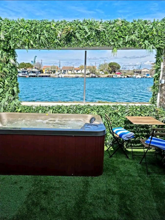 Suite Jaccuzzi En Camargue Пор-Сен-Луи-дю-Рон Екстериор снимка